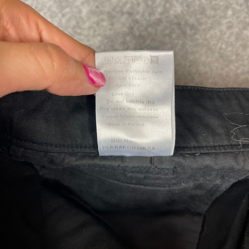 Burberry Golf Womens Black Knee Length Bermuda Shorts Logo Size USA 12 UK 16 - Picture 13 of 13